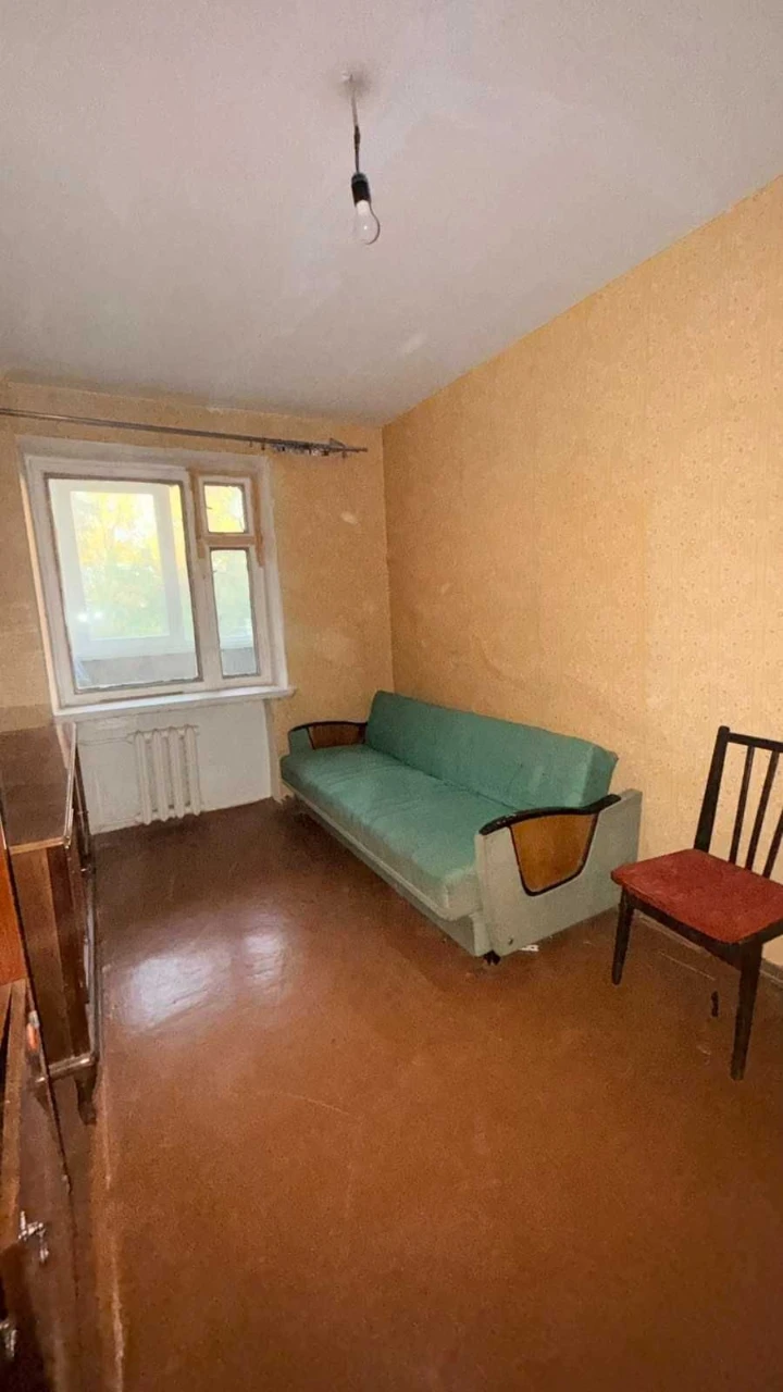 Продаж 2-х кімнатної квартири. Вул.Амброса , 40