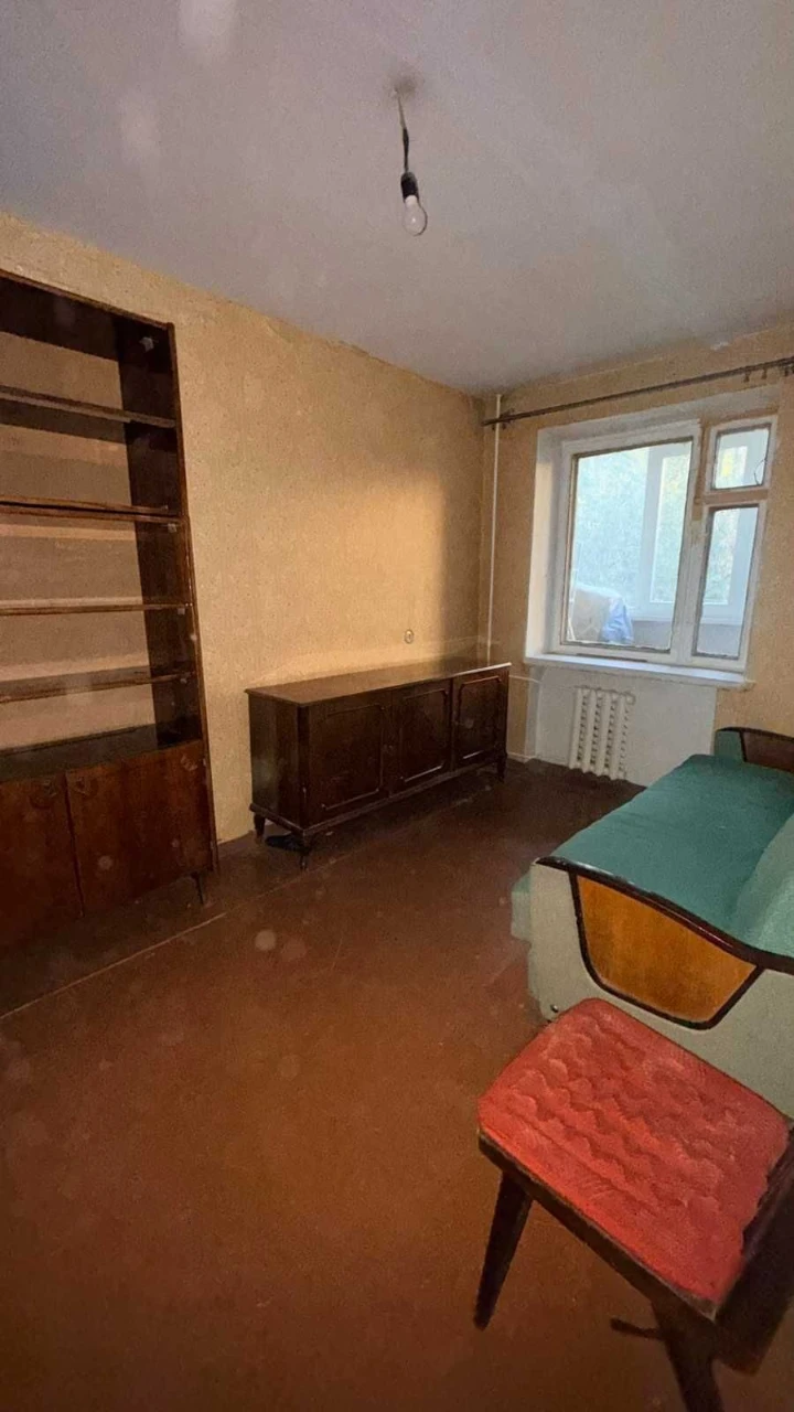 Продаж 2-х кімнатної квартири. Вул.Амброса , 40