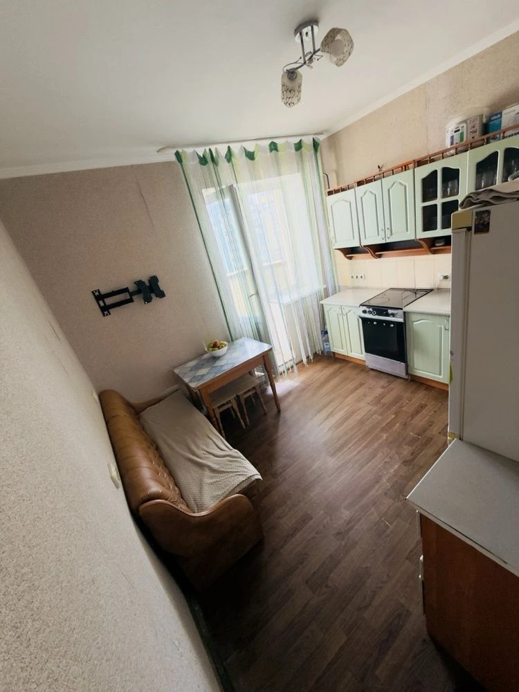 Продаж 2х-кімнатної квартири Митниця