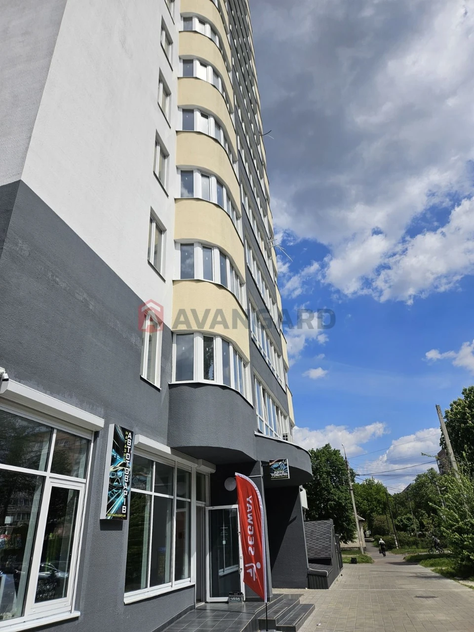 Продаж 3-кім квартири центр.