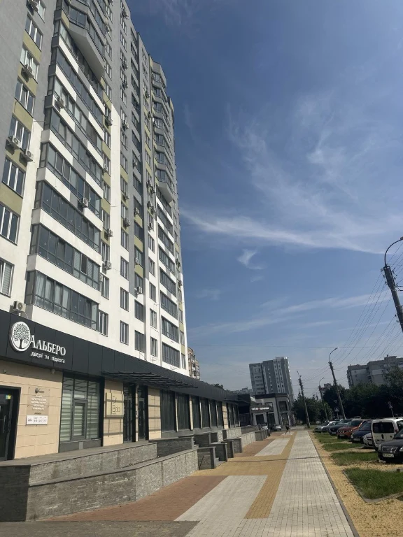 Продаж квартири в новобудові в центрі міста