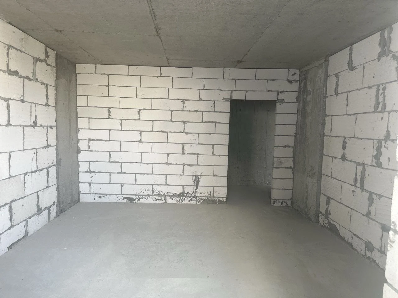 Продаж квартири в новобудові в центрі міста