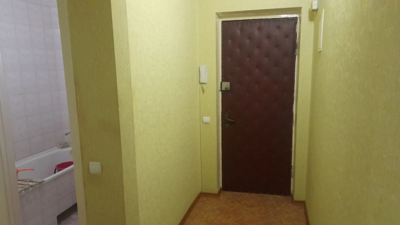 Продаж/обмін 2 кім. кв. р-н Ж/Д вокзала з ремонтом 3/5 Ц 48/