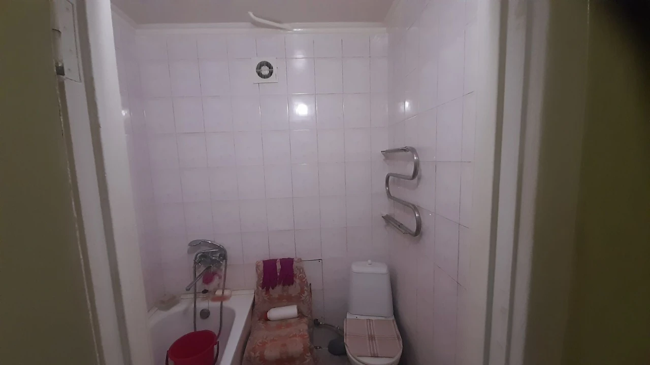 Продаж/обмін 2 кім. кв. р-н Ж/Д вокзала з ремонтом 3/5 Ц 48/