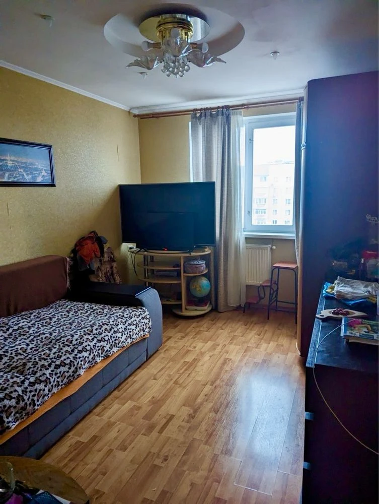Продам 5 - кв. вул. Г. Дніпра