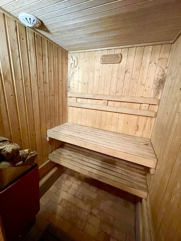 Продам 5 - кв. вул. Г. Дніпра