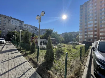 Простора 3-кімнатна
