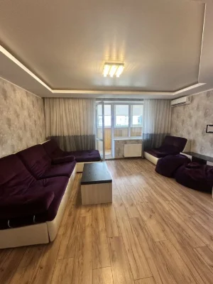 Продаж  2х кімнатної квартири з ремонтом Митниця, вул Жужоми