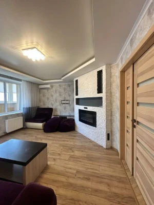 Продаж  2х кімнатної квартири з ремонтом Митниця, вул Жужоми