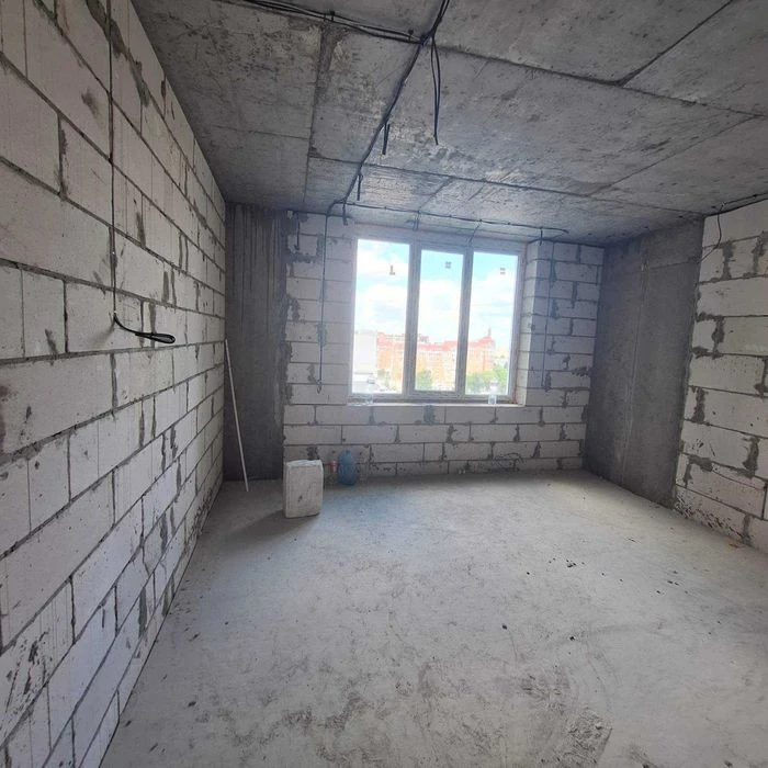 Продається простора 3 кім. кв. вул.Грушевського 110, з дизай