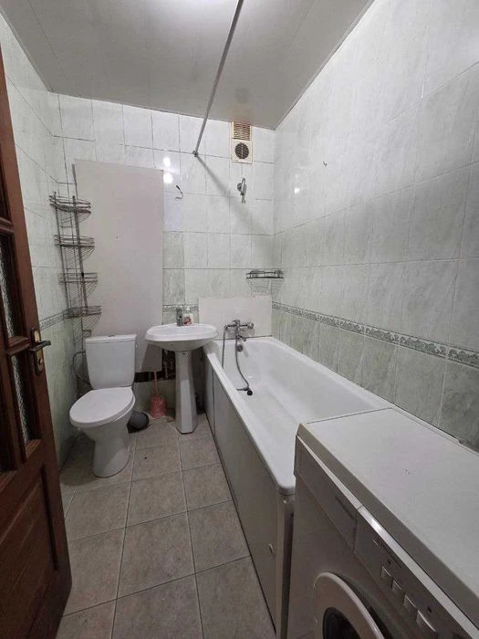 Продаж 3-кімнатної квартири в тихому центрі Черкас