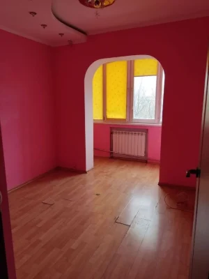 3к самий Центр! Хороший житловий стан оформлення мінімальне