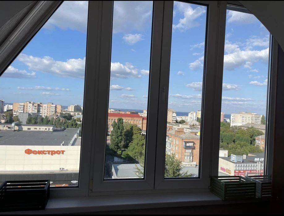 Продаж дворівневої квартири в самому центрі міста