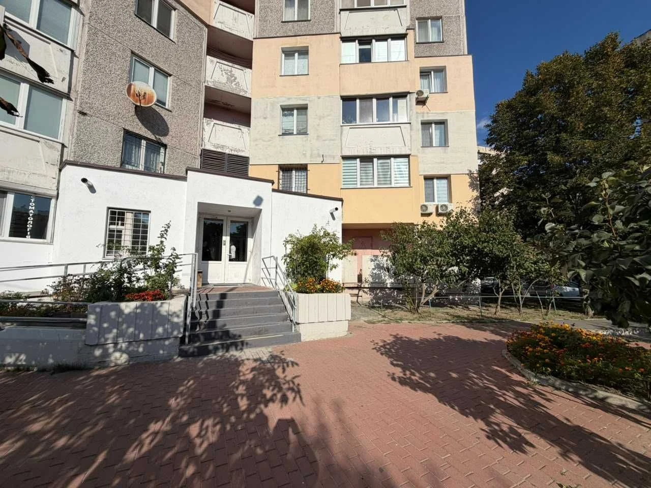 Продаж великої чотирикімнатної квартири, метро Іподром