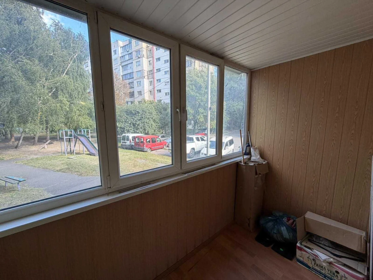 Продаж великої чотирикімнатної квартири, метро Іподром