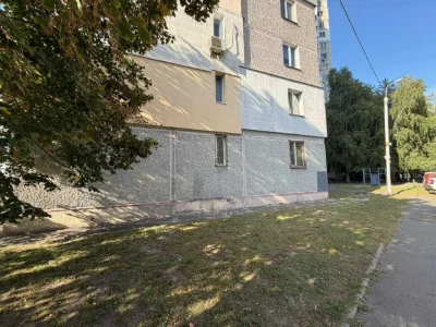 Продаж великої чотирикімнатної квартири, метро Іподром