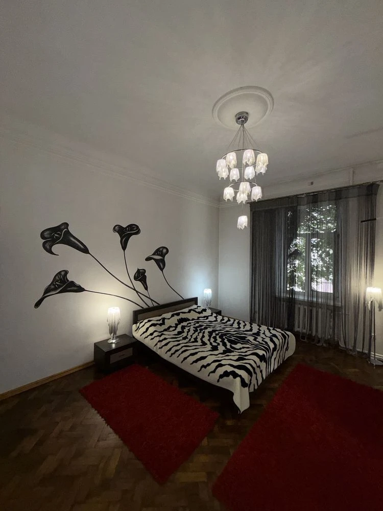 3-кімнатна квартира 178 м² | історичний центр Чернівців