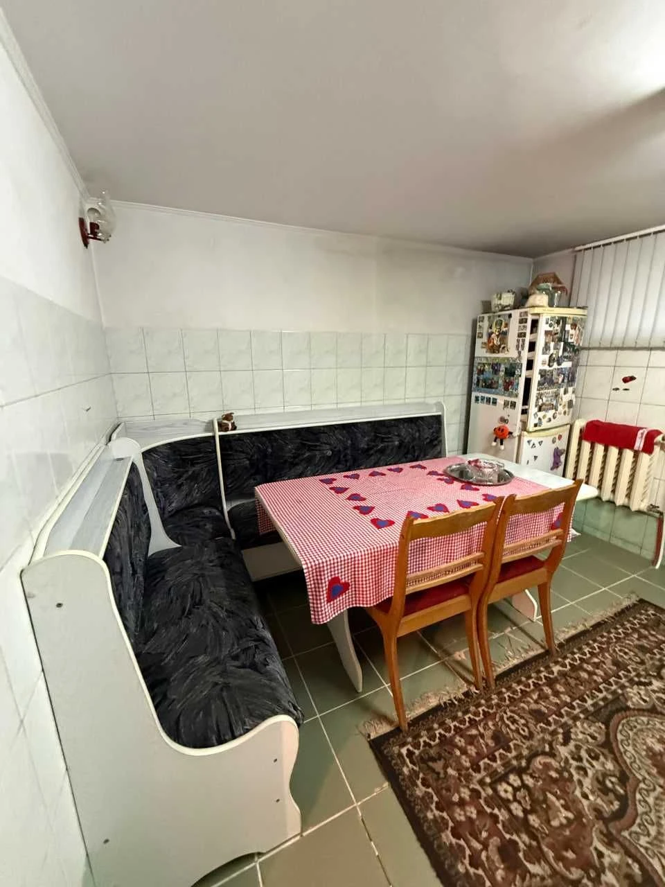 Продається 4-кімнатна квартира на Руданського з власною земе
