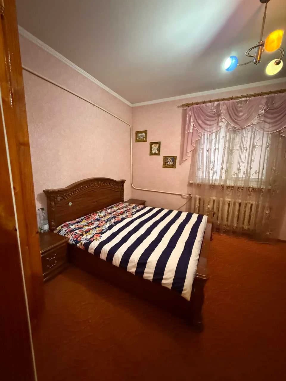 Продається 4-кімнатна квартира на Руданського з власною земе