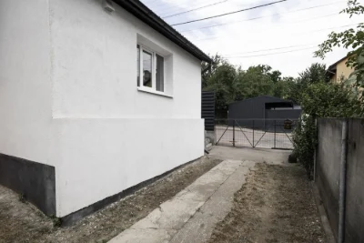 Квартира в будинку з місцем під авто