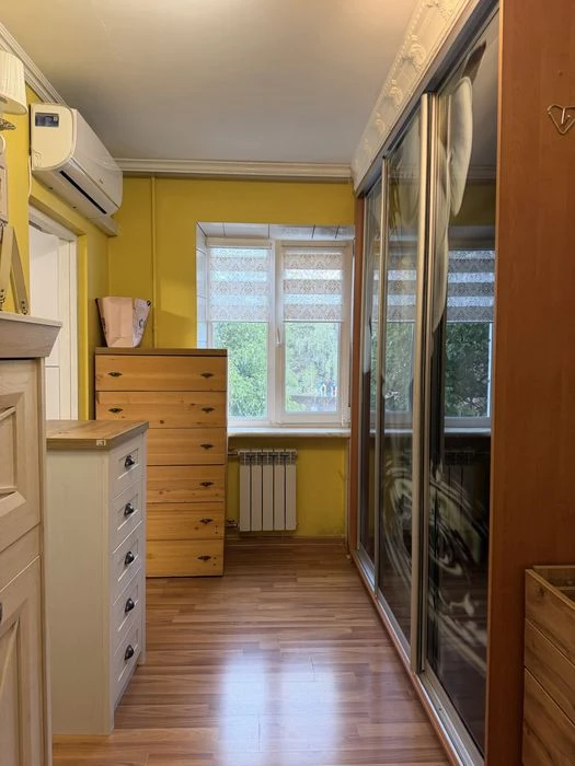 Продаж 2 к хрущ.2/5 Проспект Незалежності р-н Спортоварів