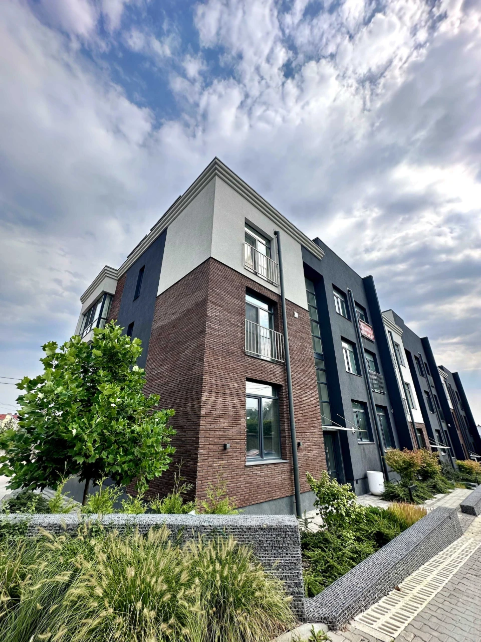 Простора квартира 81,5 м² | Новий зданий будинок | 6-та Прим