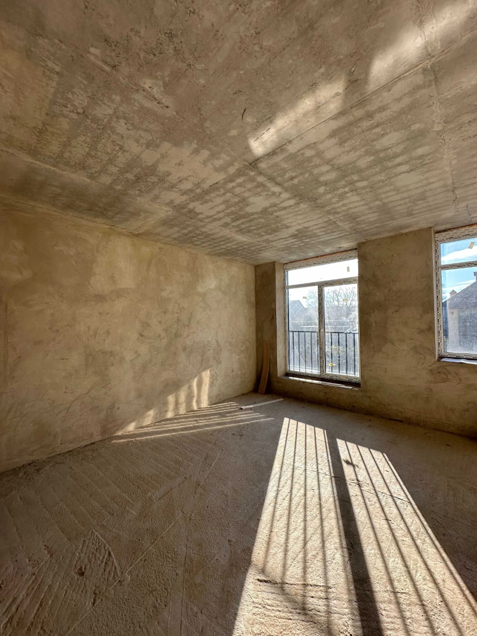 Простора квартира 81,5 м² | Новий зданий будинок | 6-та Прим