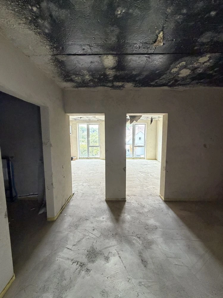 Продається 1 кім новобудова  здана 47 кв клубний  будинок