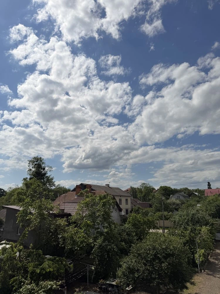 Продається 1 кім новобудова  здана 47 кв клубний  будинок