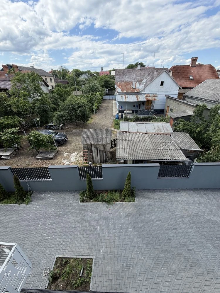 Продається 1 кім новобудова  здана 47 кв клубний  будинок