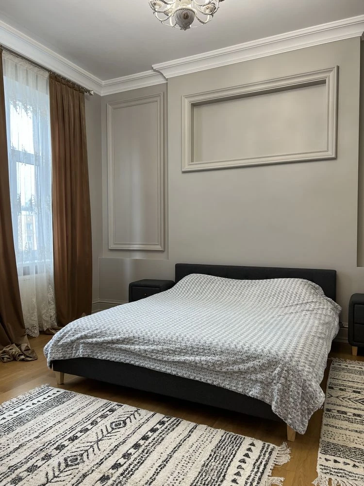 Продаж! Квартира з видом на драмтеатр — історичний центр міс