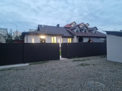 3- х кім. квартира в будинку з євроремонтом та окремим дворо