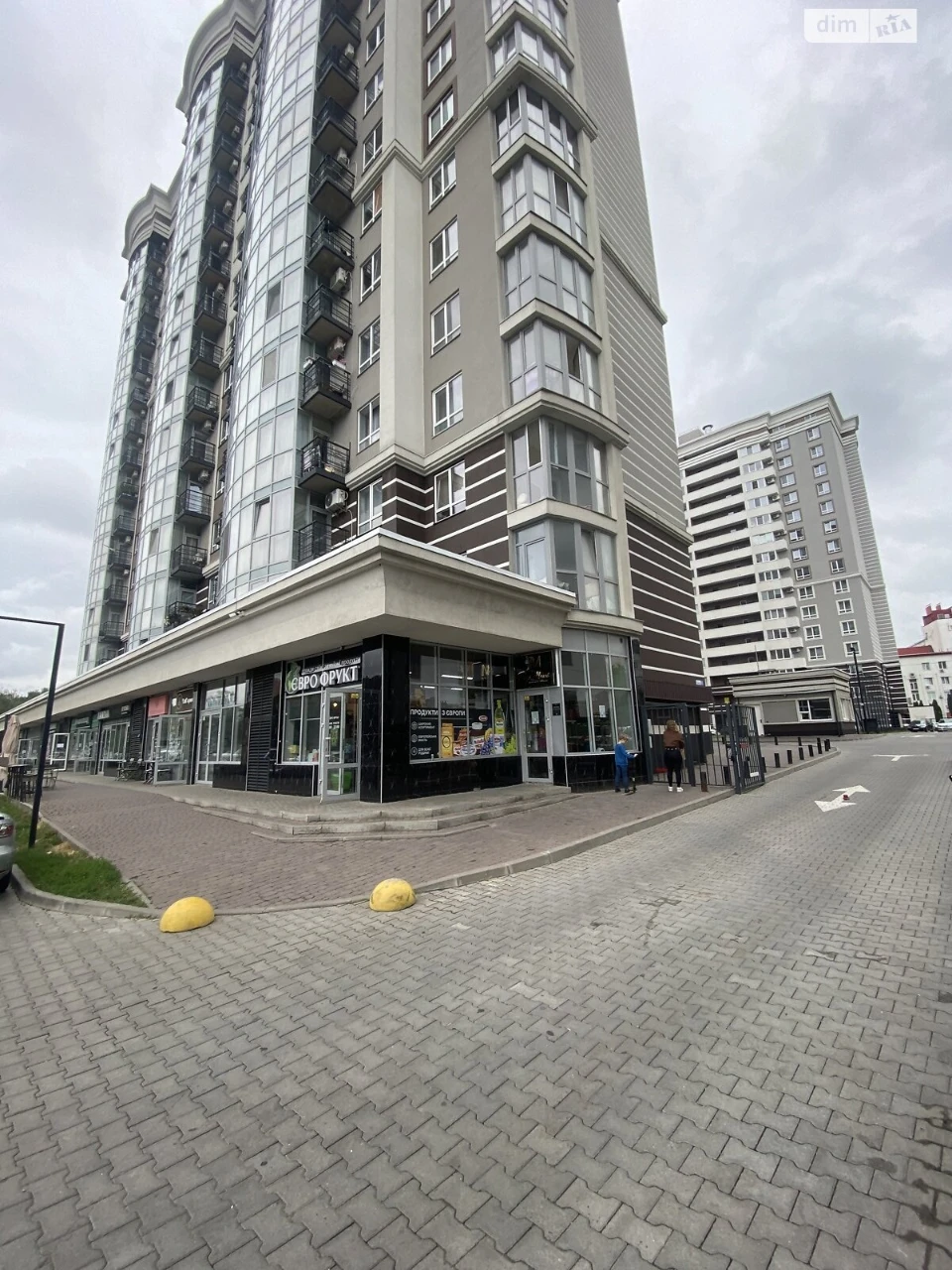 Продаж Квартира Виставка