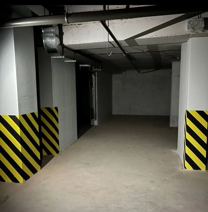 ЖК Старт,продам великий паркінг,обмін на менший, Шолуденка 3
