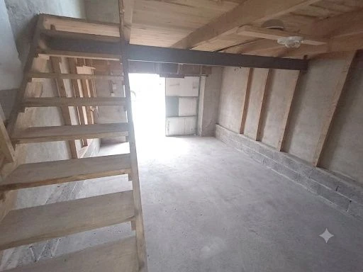Продам гараж 77кв.м 3 повехи Київ Бакинська 37Г гк газон2004