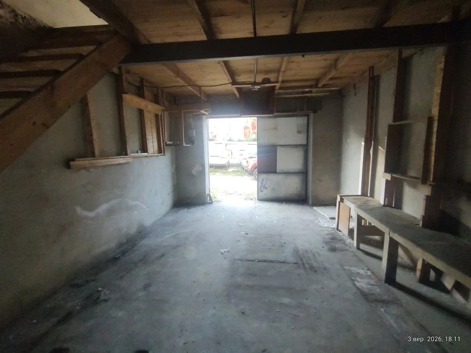 Продам гараж 77кв.м 3 повехи Київ Бакинська 37Г гк газон2004