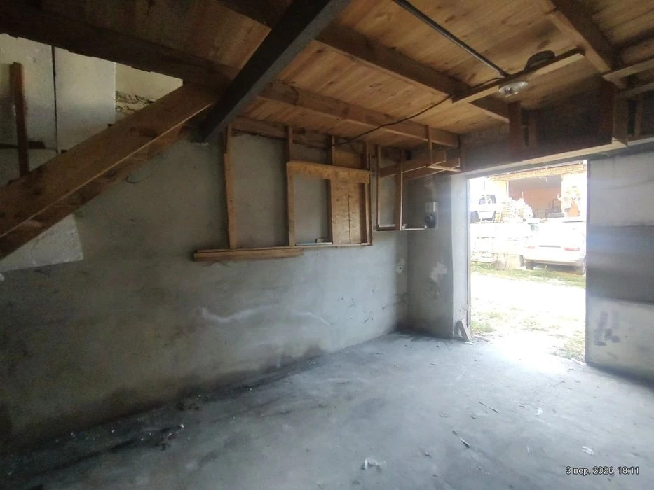 Продам гараж 77кв.м 3 повехи Київ Бакинська 37Г гк газон2004