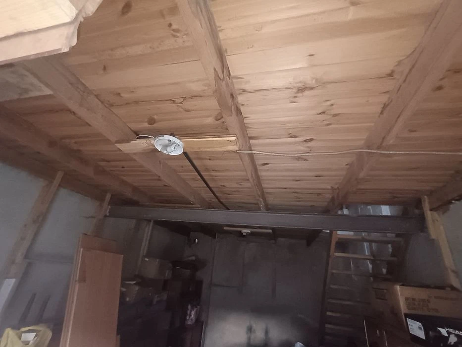 Продам гараж 77кв.м 3 повехи Київ Бакинська 37Г гк газон2004