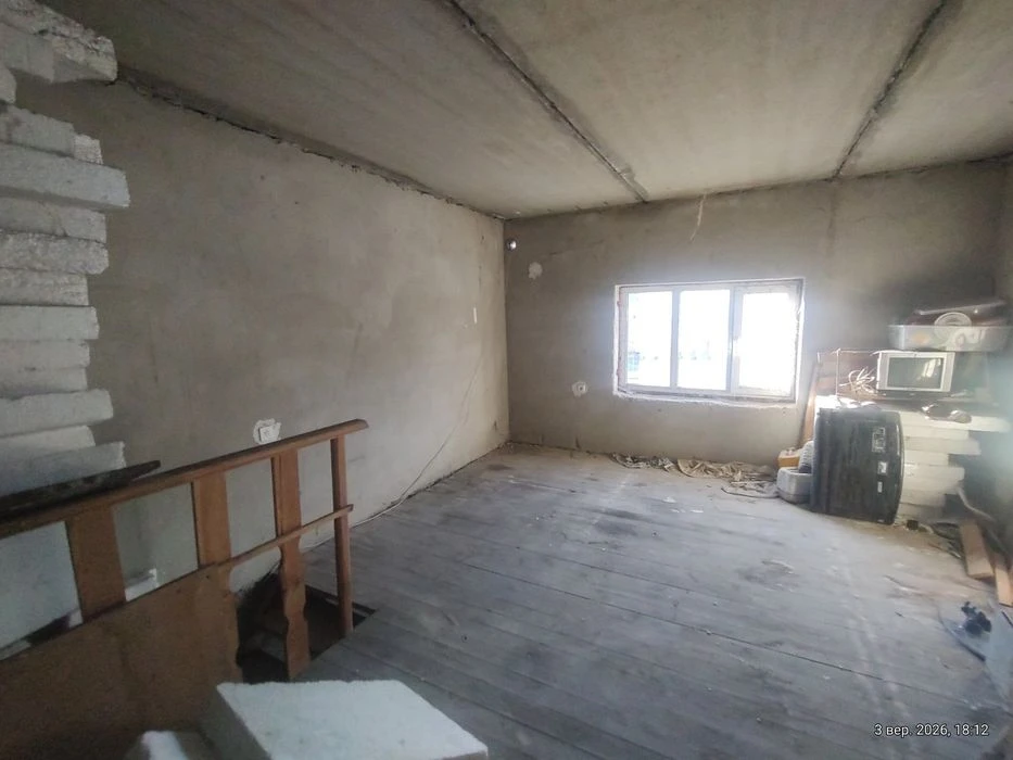 Продам гараж 77кв.м 3 повехи Київ Бакинська 37Г гк газон2004