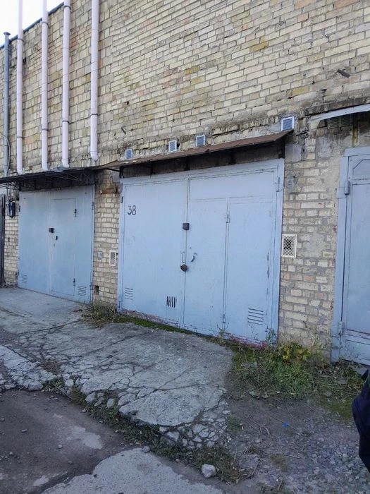 Гараж без торгу. Дорогожичi. Сирецька, 39. Обмін на ділянку,