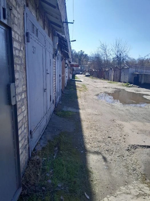 Гараж без торгу. Дорогожичi. Сирецька, 39. Обмін на ділянку,
