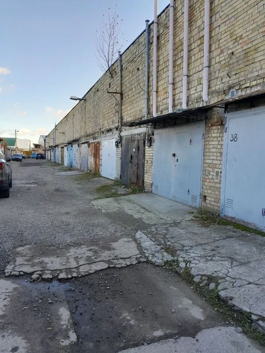 Гараж без торгу. Дорогожичi. Сирецька, 39. Обмін на ділянку,