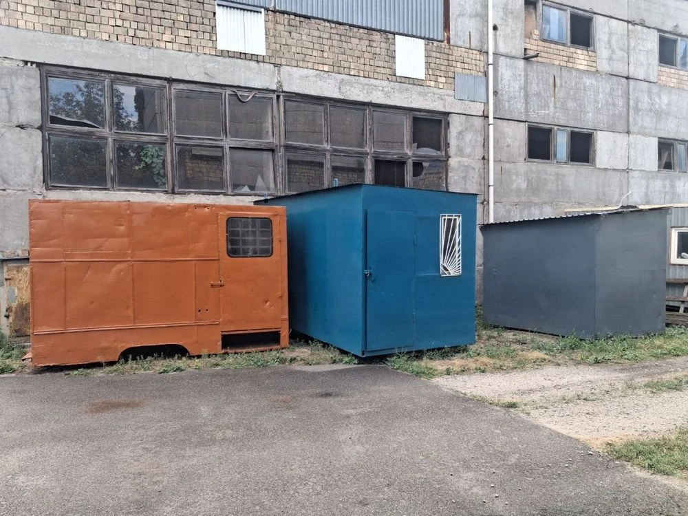 Вагончик складской с полочками