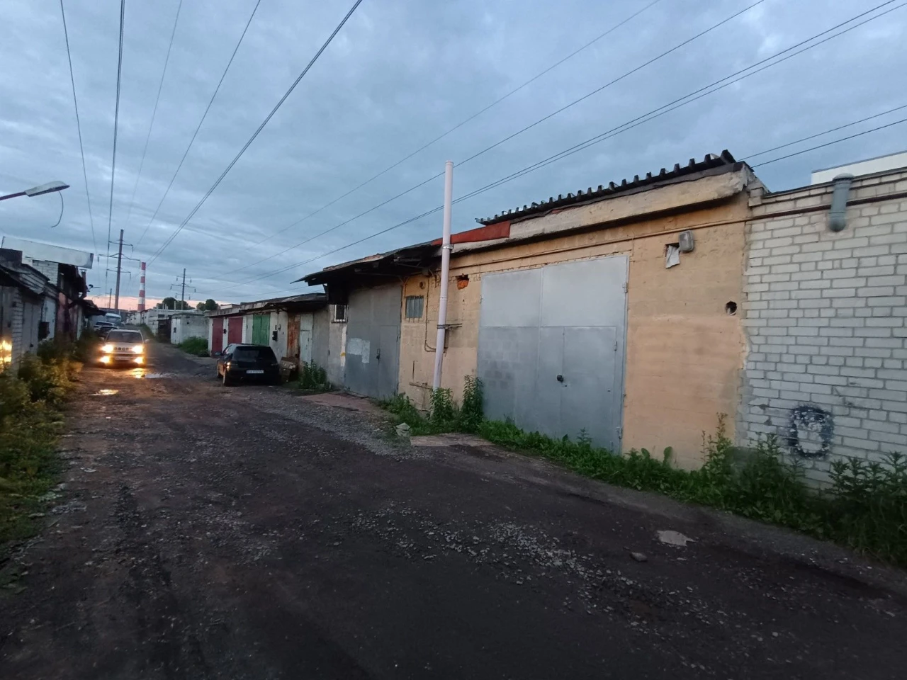 Гараж СТО Техстанція Великий ЧОТИРИ спарені Троєщина 11.6х11