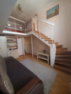 Продаж квартири з ремонтом, ближній центр