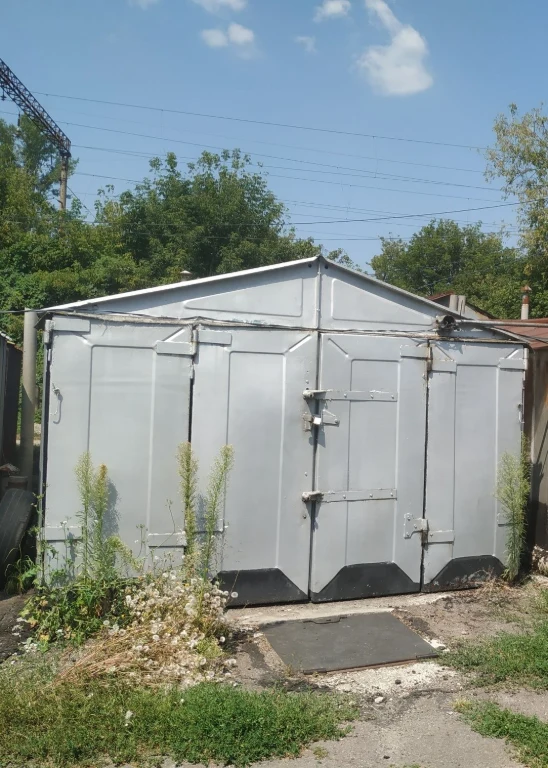 Продам гараж на Половках