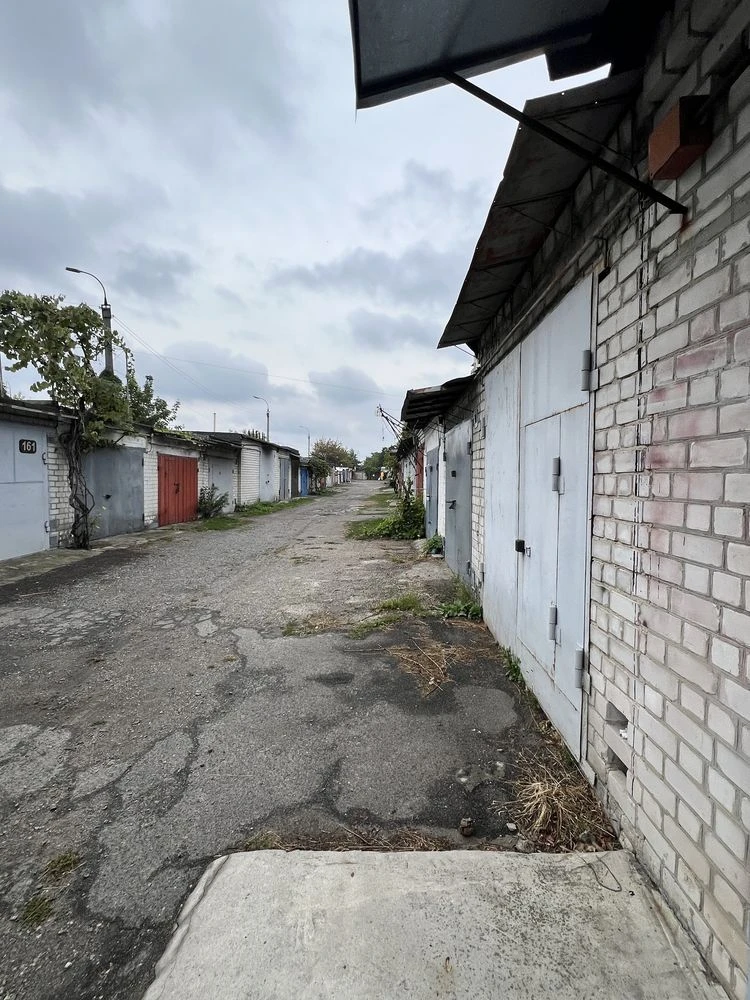 ПРОДАМ гарний капітальний ГАРАЖ  вул. Грушевського -Одеська