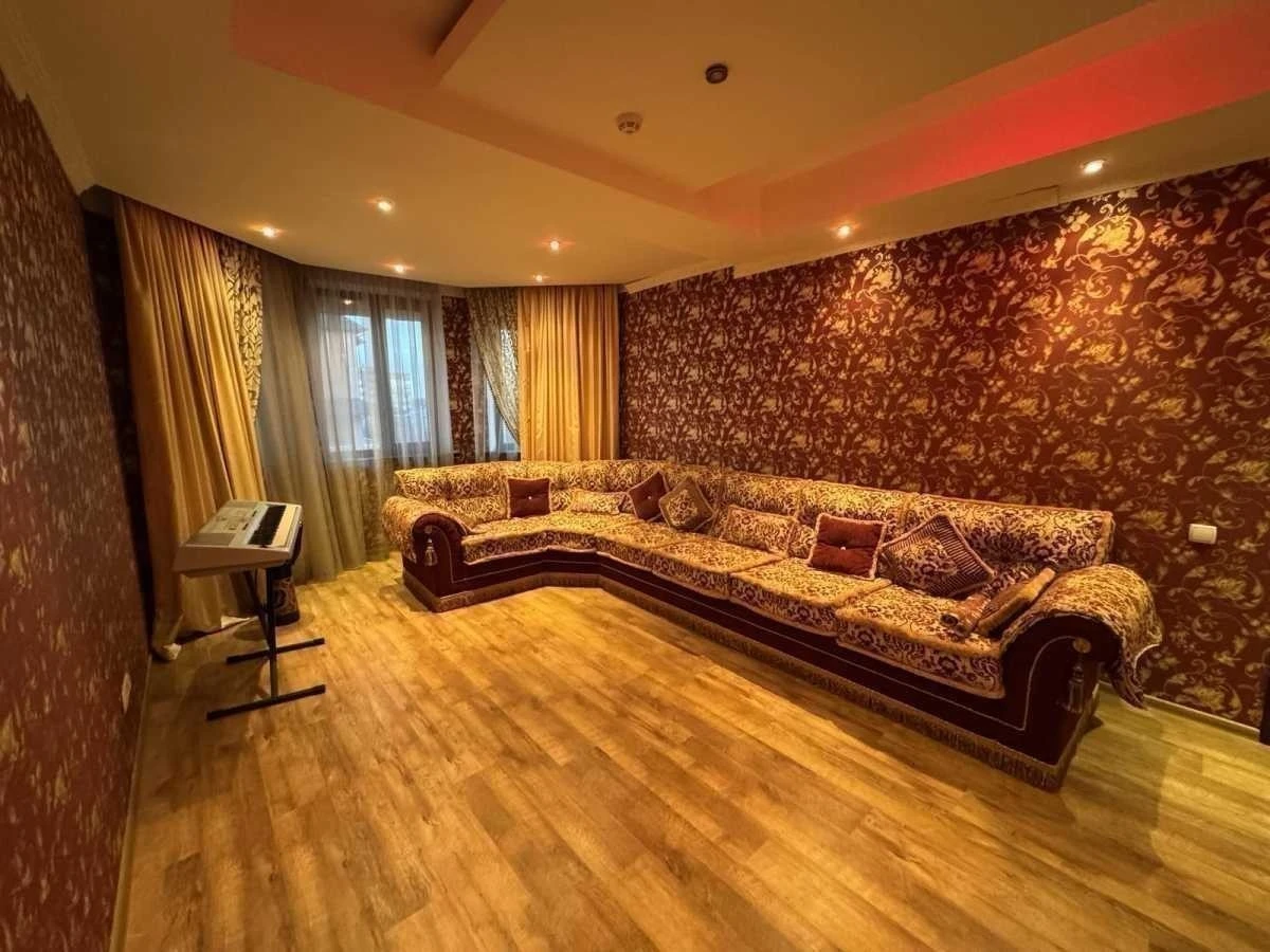 Оренда будинку 1055 м², Васильківський пров.