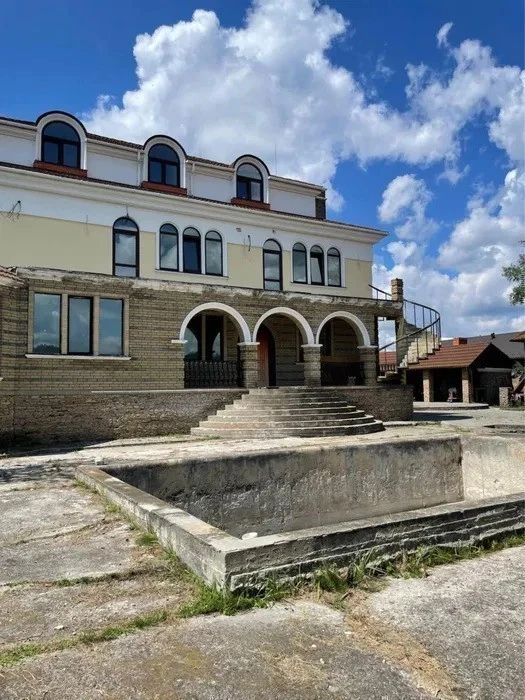 Оренда будинку 755 м², Риболовецька вул.