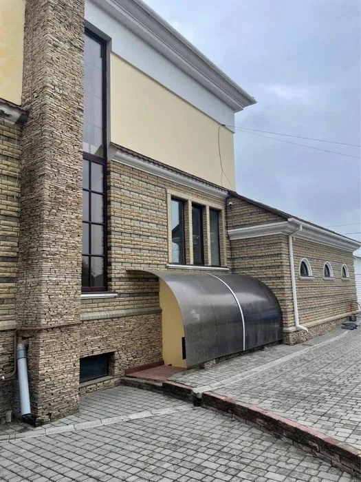 Оренда будинку 755 м², Риболовецька вул.